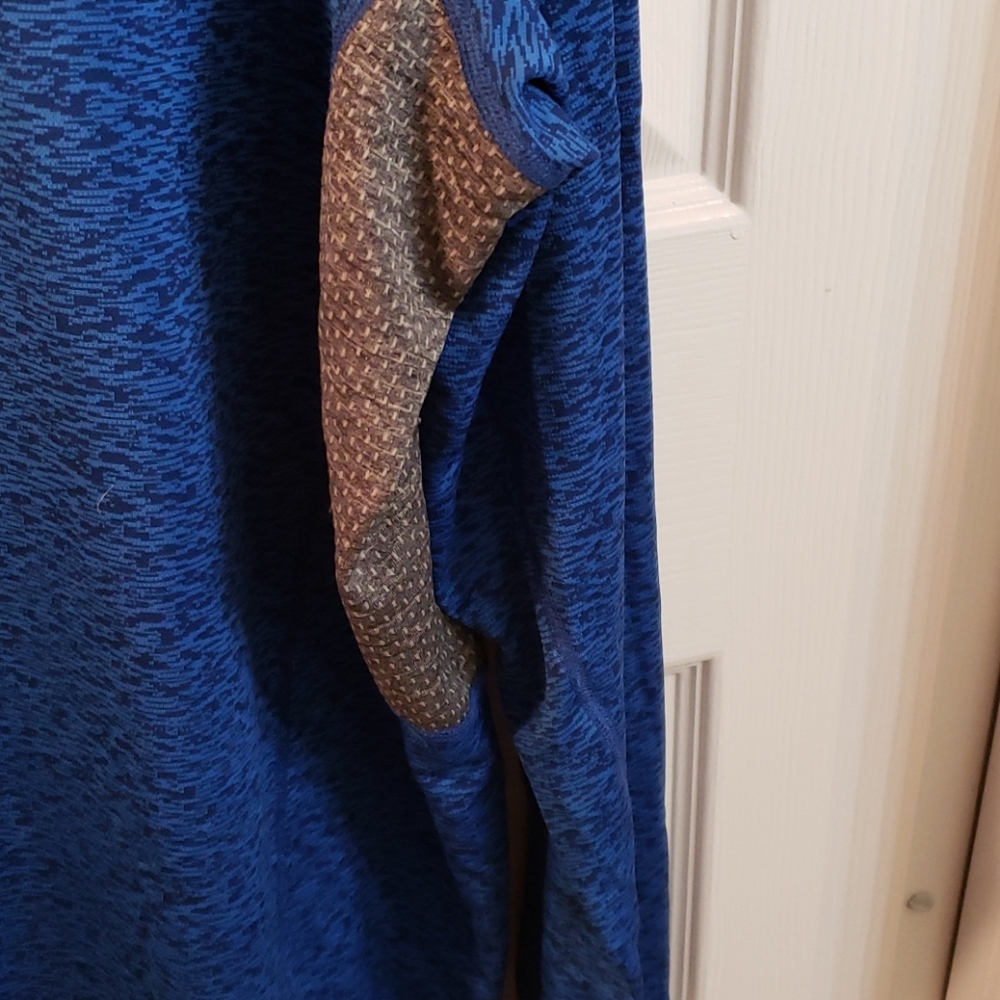 OLD NAVY ACTIVE MENS LONG SLEEVE SHIRT - Picture 4 of 5
